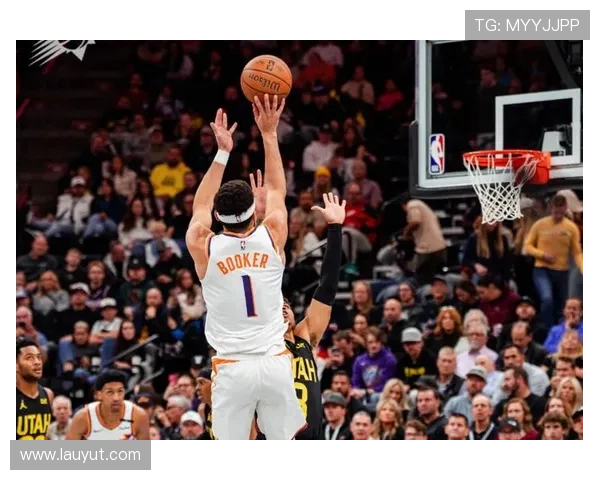 布克爆砍36+9率太阳主场大胜爵士马尔卡宁空砍33分之战